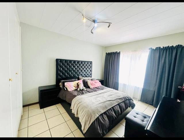 2 BEDROOM TOWNHOUSE FOR SALE IN VERWOERDPARK